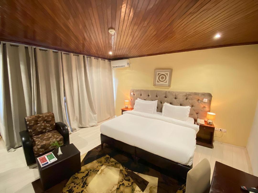Fini Hotel Bobende ลิมเบ ภายนอก รูปภาพ