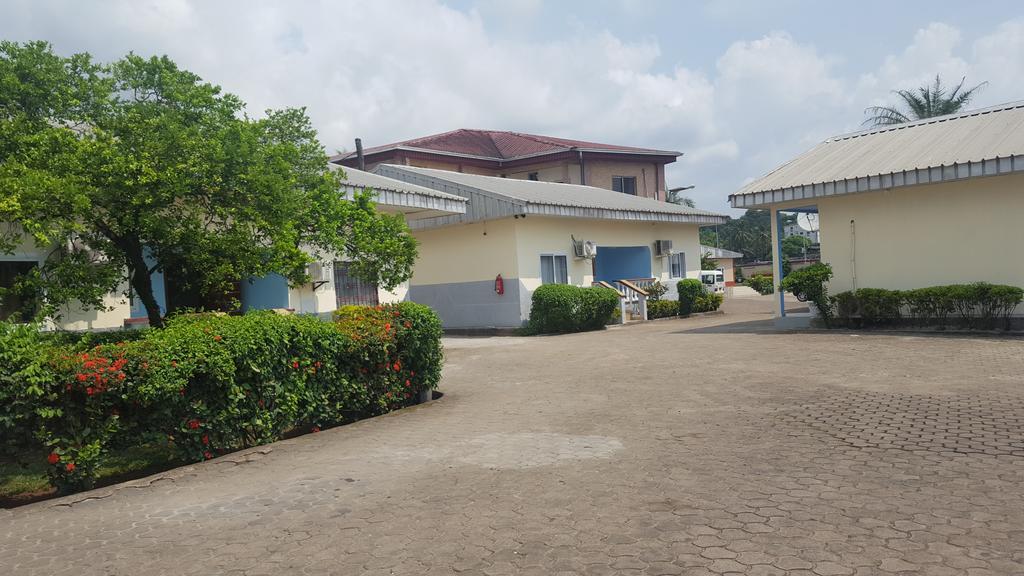Fini Hotel Bobende ลิมเบ ภายนอก รูปภาพ