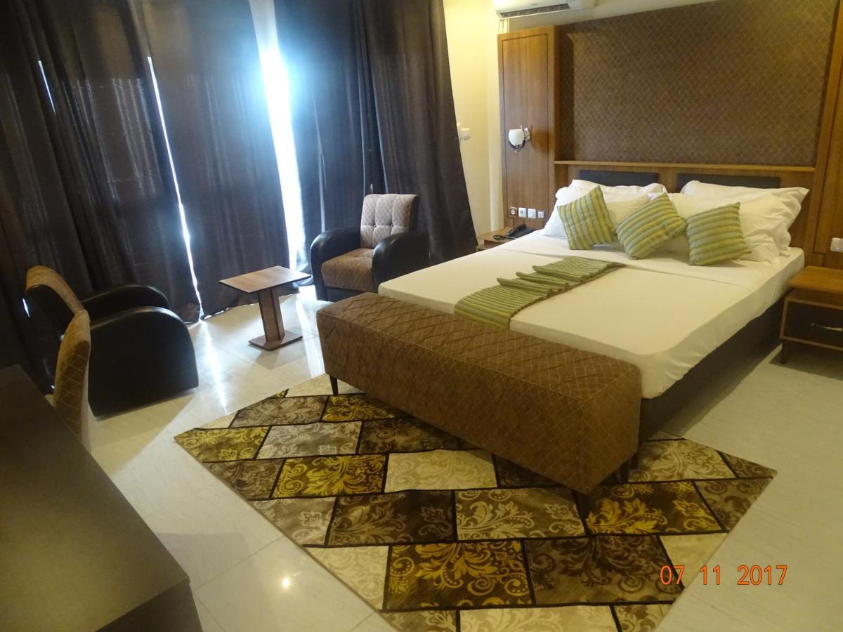 Fini Hotel Bobende ลิมเบ ภายนอก รูปภาพ